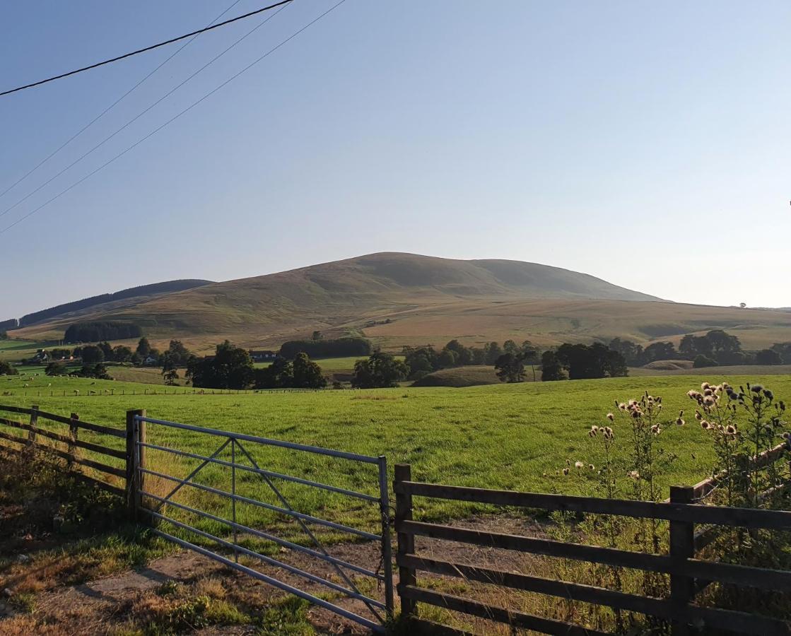 The Granary At Tinto Retreats, Biggar Is A Gorgeous 3 Bedroom Stone Cottage Wiston  Екстер'єр фото