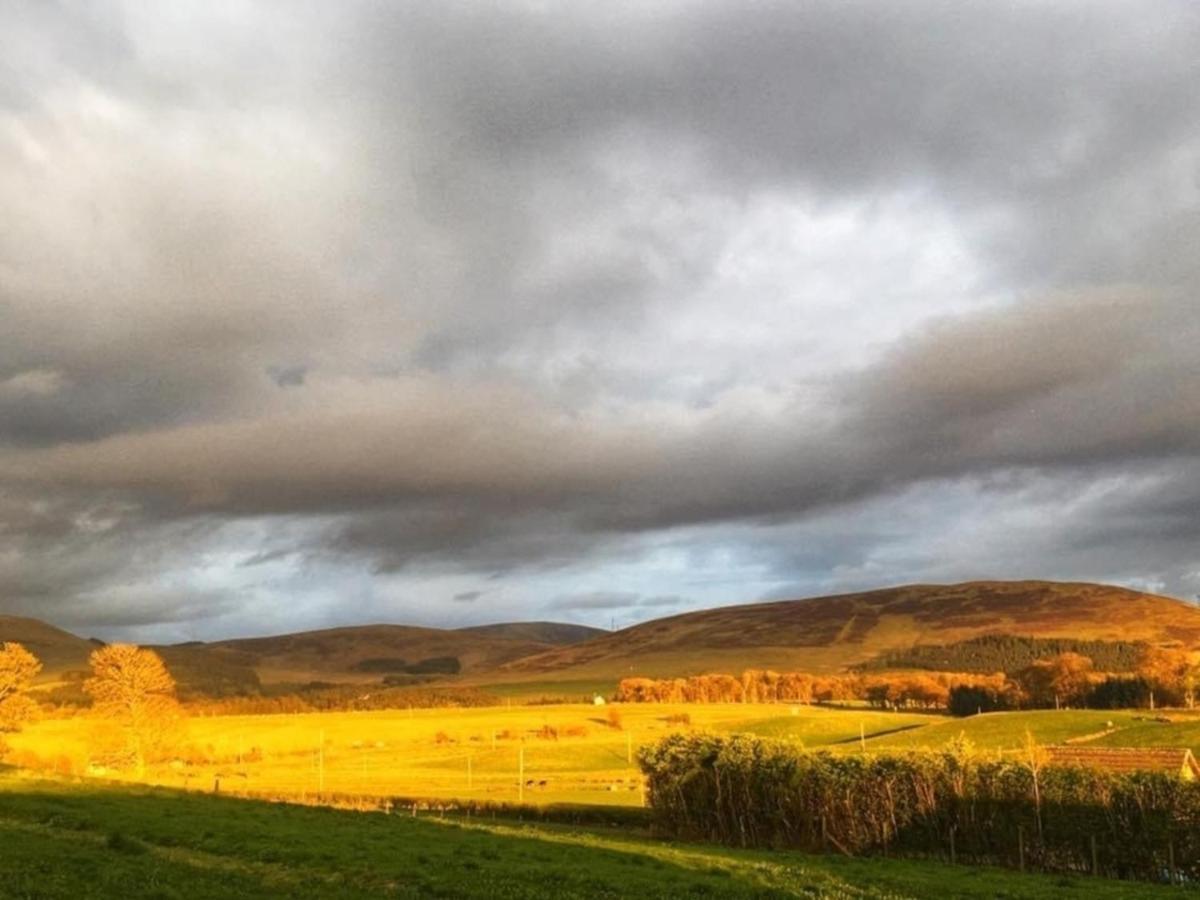The Granary At Tinto Retreats, Biggar Is A Gorgeous 3 Bedroom Stone Cottage Wiston  Екстер'єр фото