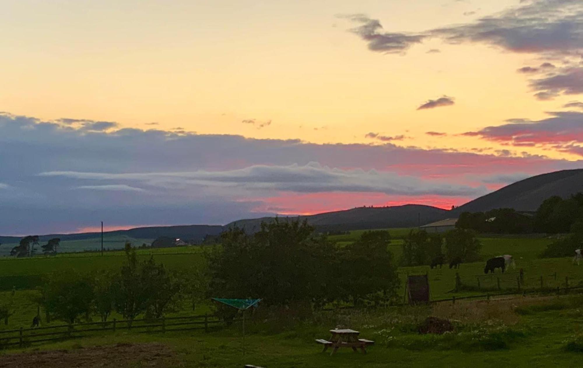 The Granary At Tinto Retreats, Biggar Is A Gorgeous 3 Bedroom Stone Cottage Wiston  Екстер'єр фото
